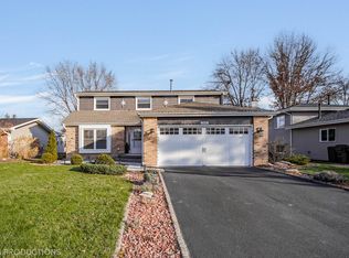2410 Daniel Lewis Dr, New Lenox, IL 60451