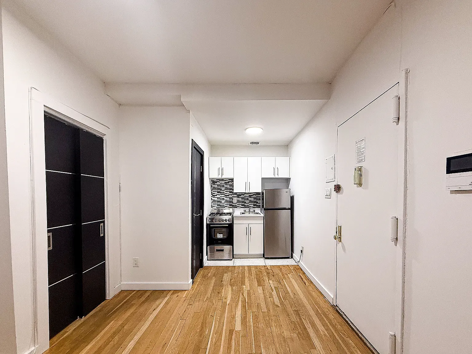 230 East 14th Street — Photo 3