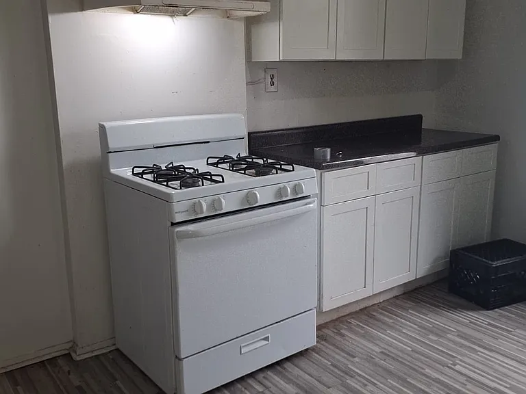 85 Bruce Ave #2S — Photo 1