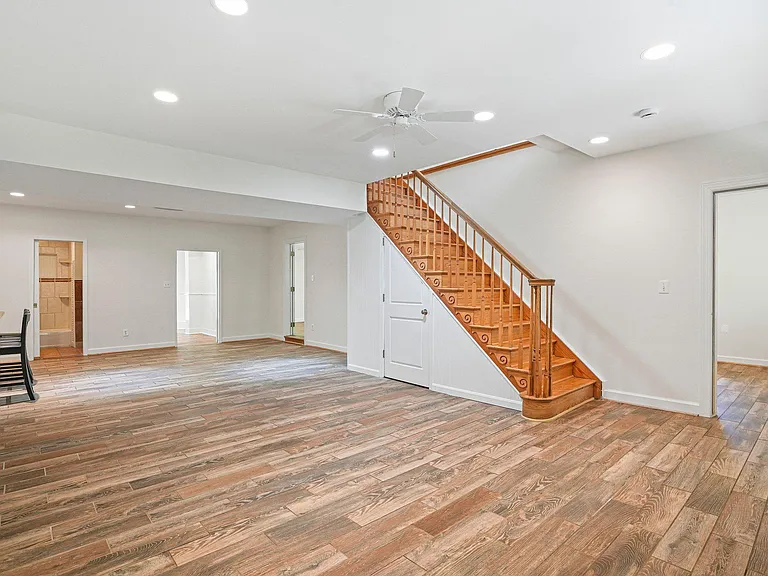 7712 Dolly Dr — Photo 16
