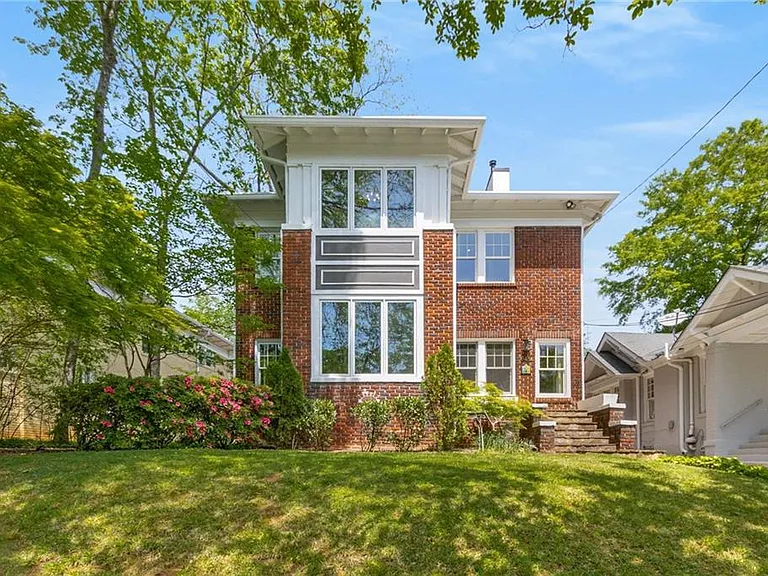 648 Cresthill Ave NE — Photo 6