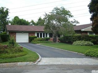 20 Villet Dr, Setauket, NY 11733