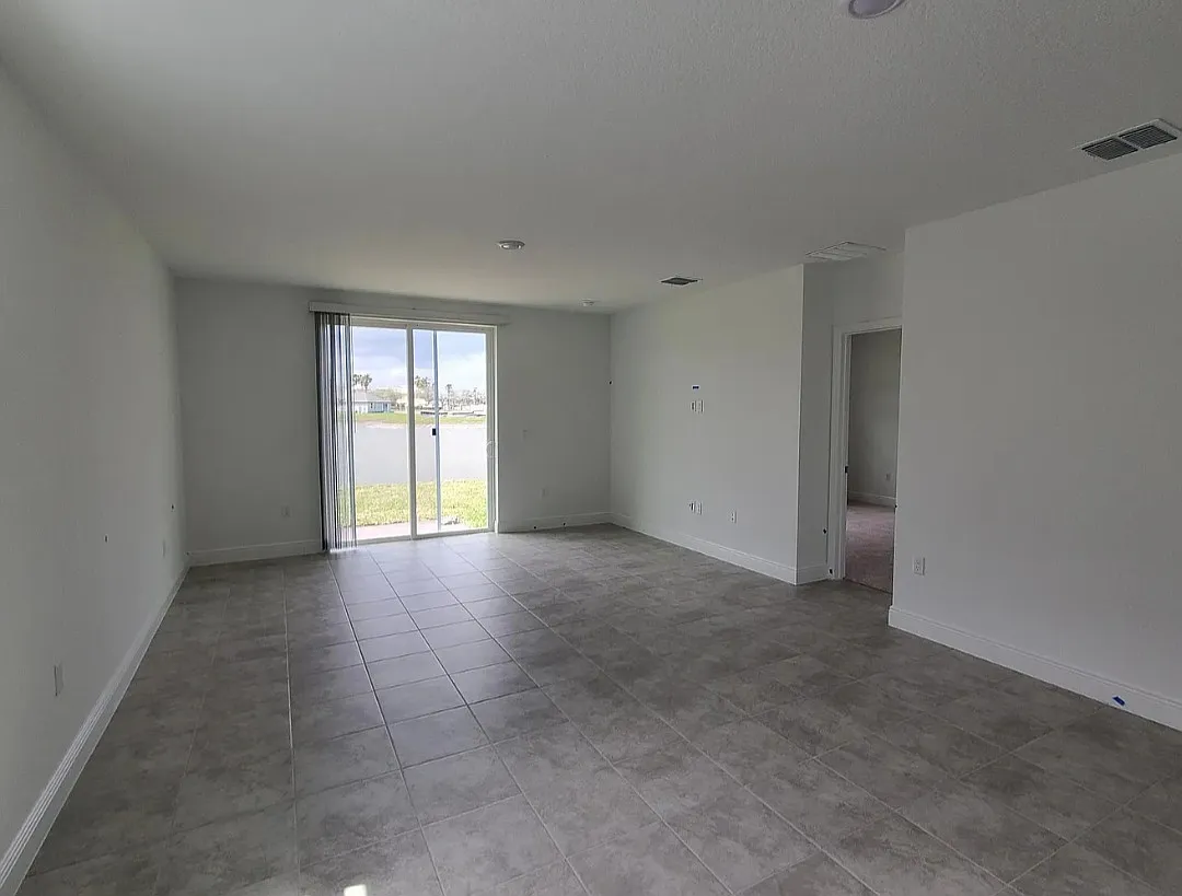 133 Links Terrace Blvd — Photo 4
