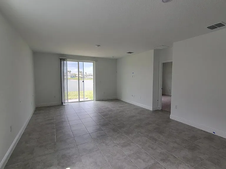 133 Links Terrace Blvd — Photo 4