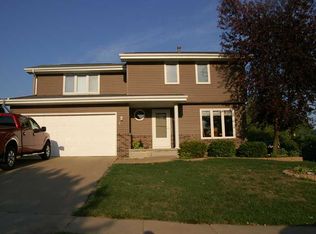 411 Zelda Dr NW, Cedar Rapids, IA 52405