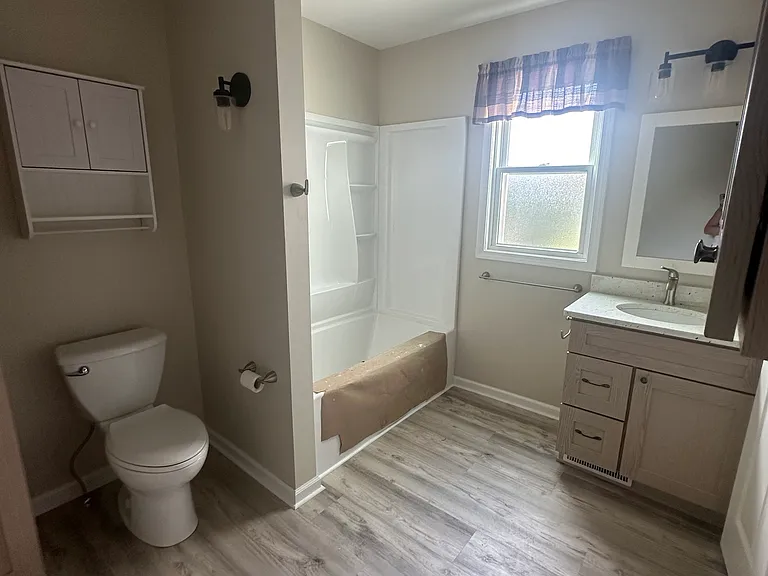 10 Lakeville Ct — Photo 8