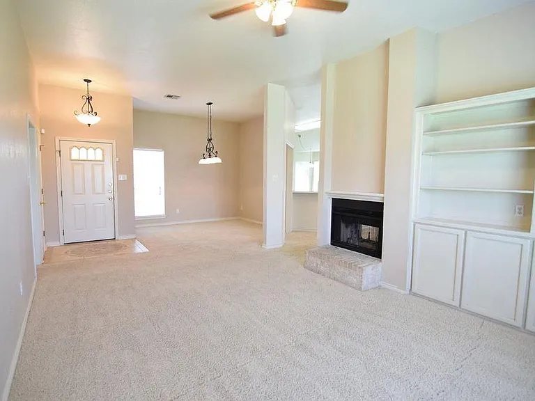 515 Kinney Dr — Photo 13