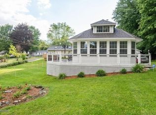 15626 Lakeview Dr, Buchanan, MI 49107