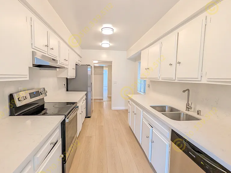 11940 Montana Ave #30-201 — Photo 8