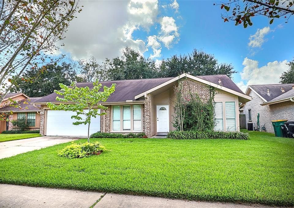 1st image of 22603 Braken Manor Ln