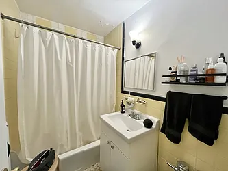 Rented by KNOCKKNOCK LLC