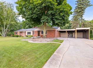 2151 Arlington Rd, Columbus, MI 48063