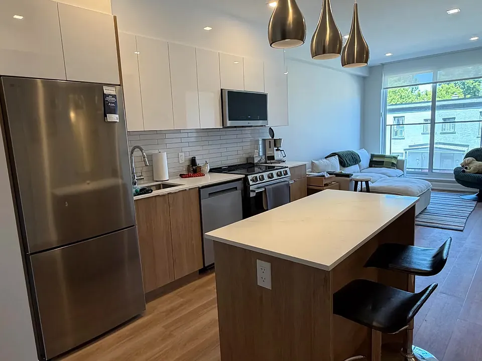 18 Hawthorne Ave #512