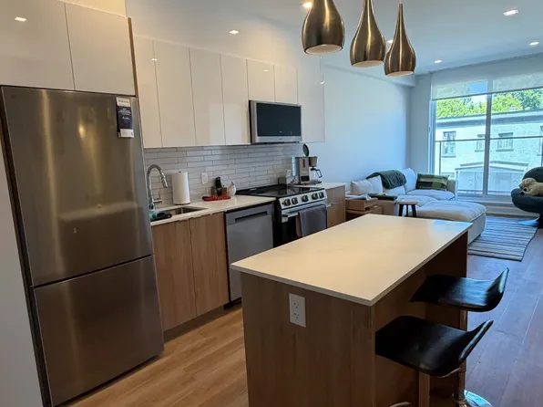 18 Hawthorne Ave, Ottawa, ON