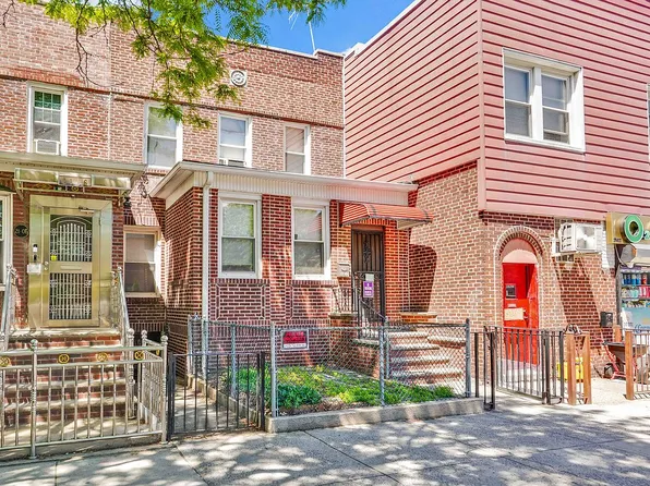 2104 23rd St, Astoria, NY 11105