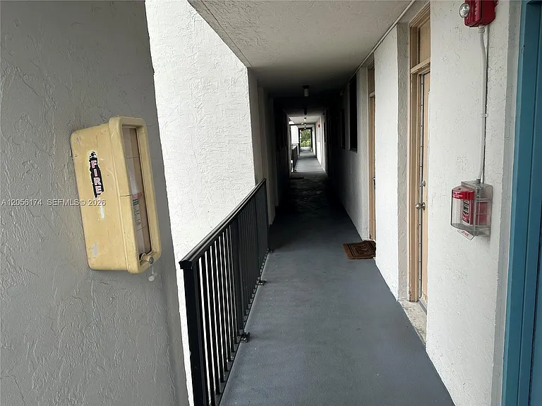 12590 NE 16th Ave — Photo 9