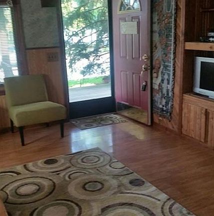 5th image of 413 Osborne Ave