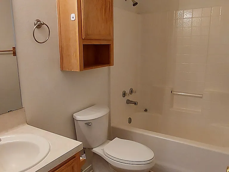 404 Avenue S #B — Photo 7