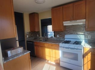 1616 Pebble Pl, Parlin, NJ 08859