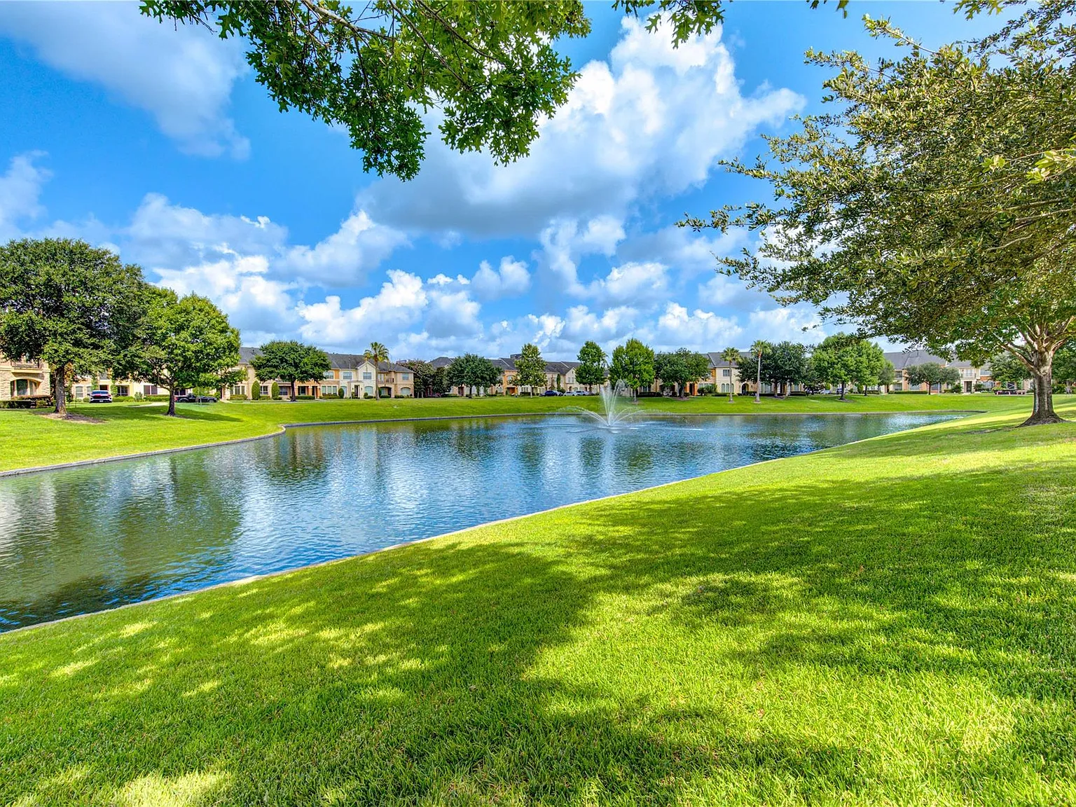 4 bed, 3.5 bath, 2853 sqft, $4,500 — Photo 3