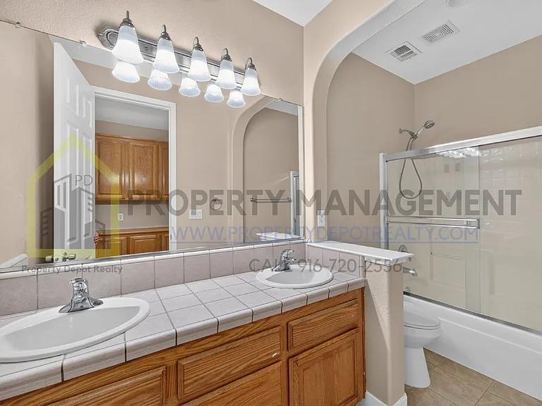 1570 Charm Way — Photo 30