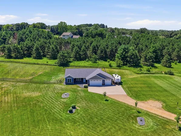 911 67th Ave, Hudson, WI 54016