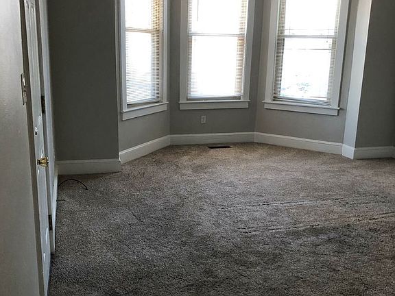 3rd image of 810 Dinwiddie St APT 1