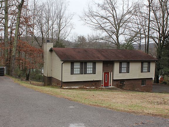 3rd image of 135 Brentwood Cir
