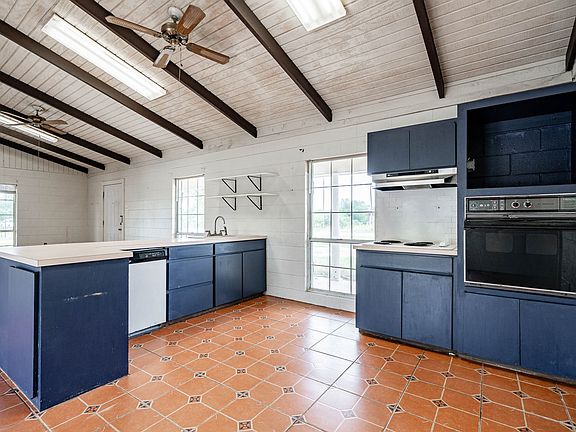 4th image of 10362 Farm Road 3326