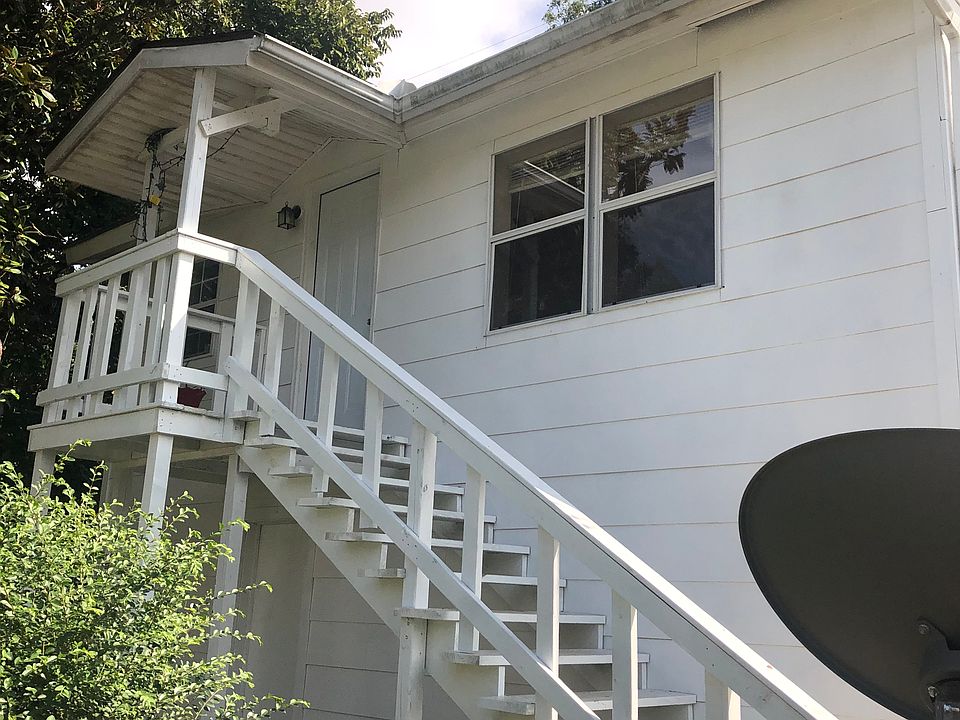 1st image of 212 S Stonewall St