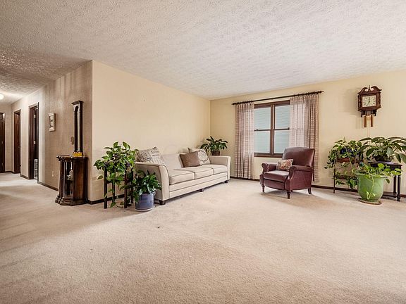 3rd image of 1240 Autumn Park Ct