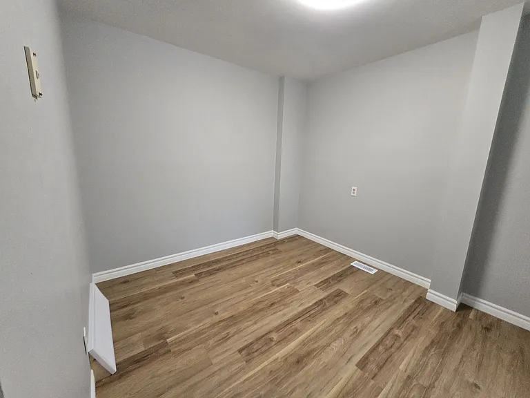 12 Pearl Cres #3 — Photo 18