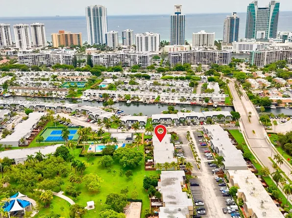 2307 NE 7th St #40, Hallandale Beach, FL 33009