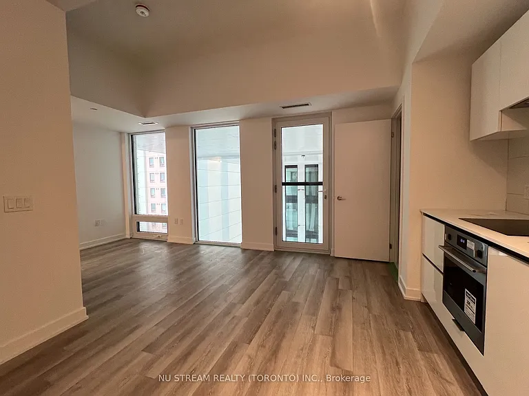 121 Saint Patrick St #616 — Photo 2