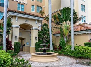 393 N Point Rd APT 401, Osprey, FL 34229