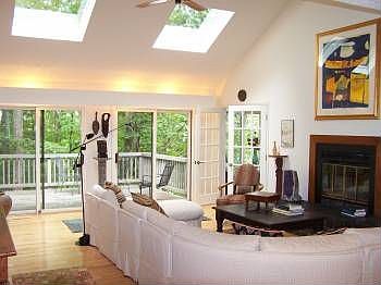 5th image of 3542 Laurel Dr