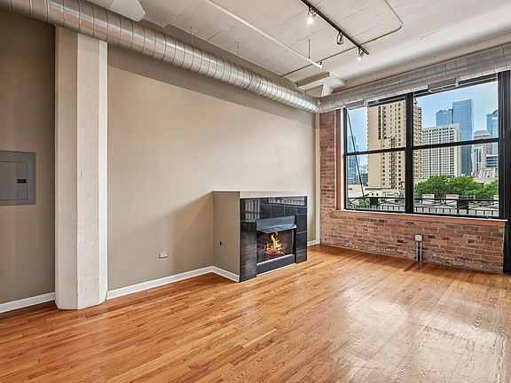 5th image of 1601 S Michigan Ave APT 405