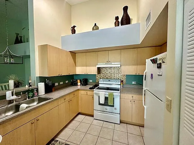 822 Villa Cir — Photo 17