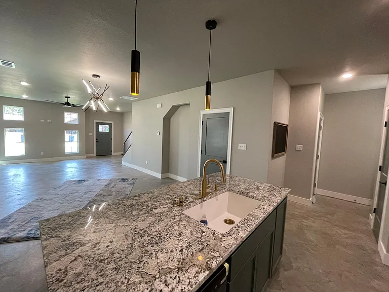 4220 Victoria Dr — Photo 6