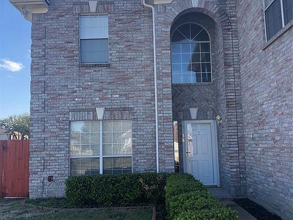 3rd image of 4958 Tulip Ln