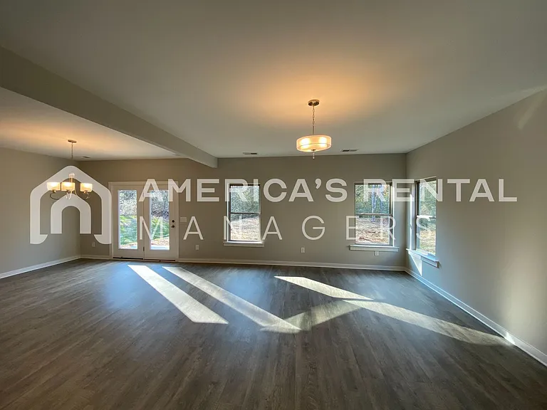 7940 Saint James Dr — Photo 15