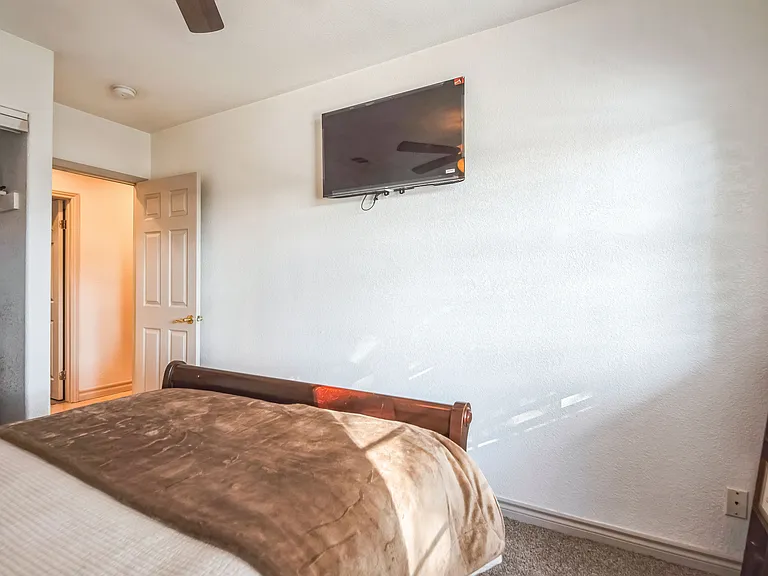 1531 W Trenton Pl — Photo 15