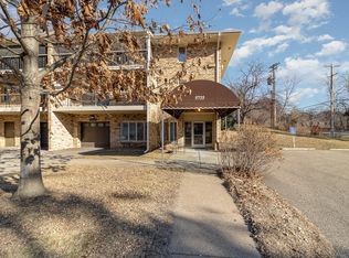 5725 Blake Rd S APT 103, Edina, MN 55436