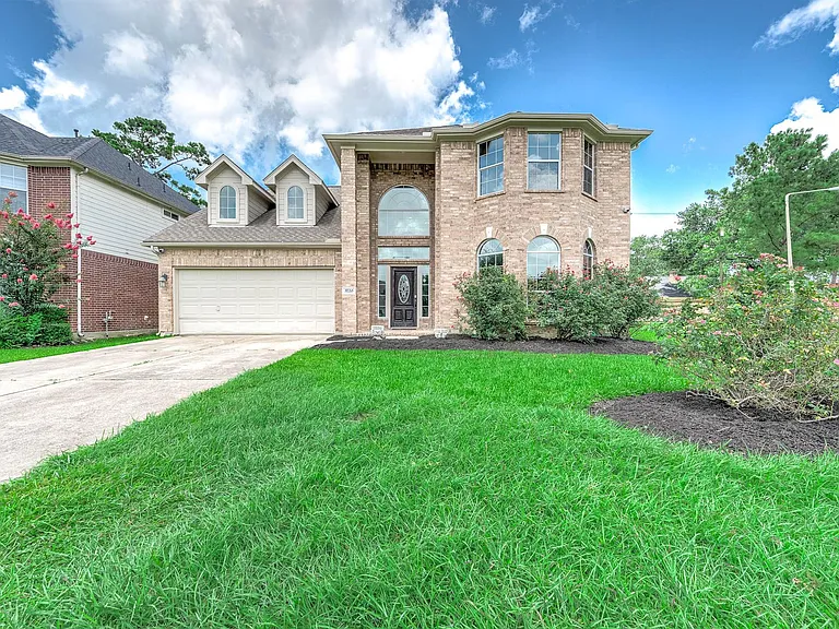 3720 Armand Dr — Photo 1