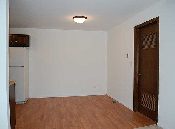 3rd image of 139 Brewster Ct APT B