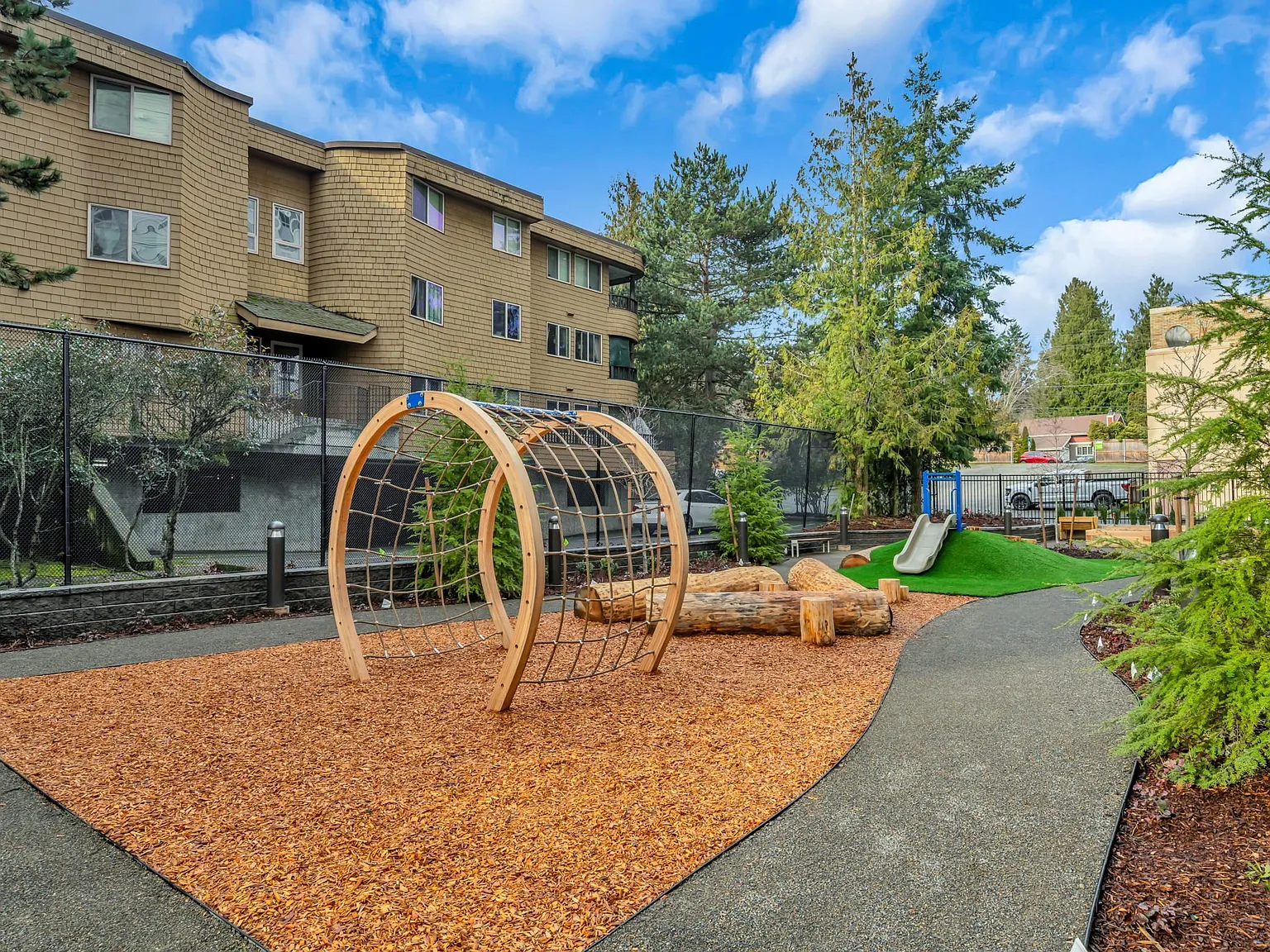 Altaire at Jackson Park — Photo 1