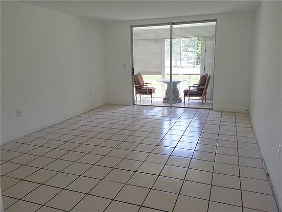 5th image of 2851 Leonard Dr APT J114