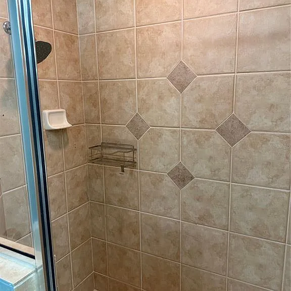 4823 Carrington Cir — Photo 34
