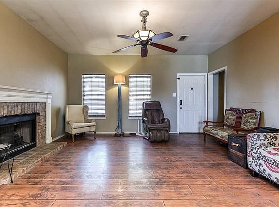 4th image of 906 Oak Dr