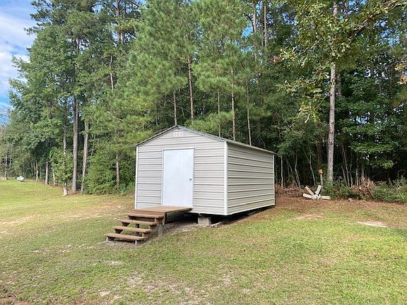 3rd image of 42 Timberlane Dr